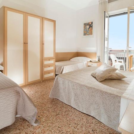 Hotel Bellerofonte Rimini Exterior photo