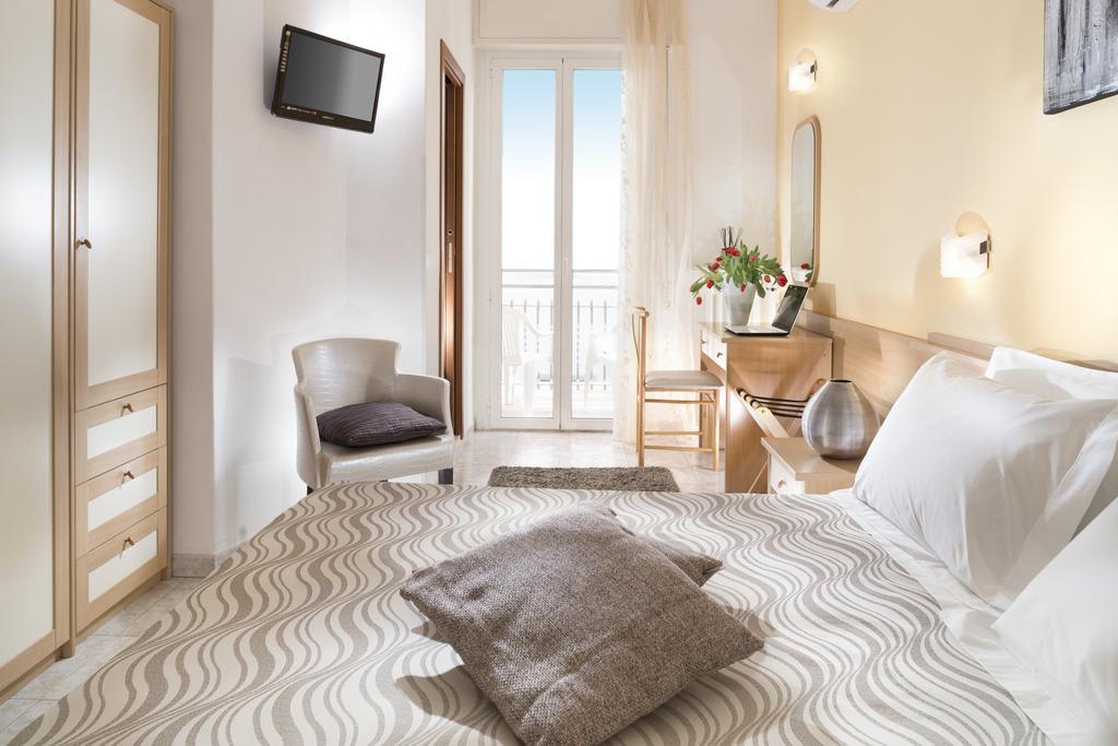 Hotel Bellerofonte Rimini Exterior photo