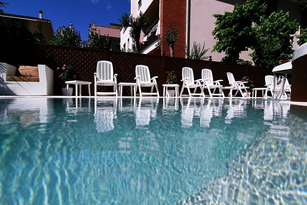 Hotel Bellerofonte Rimini Exterior photo
